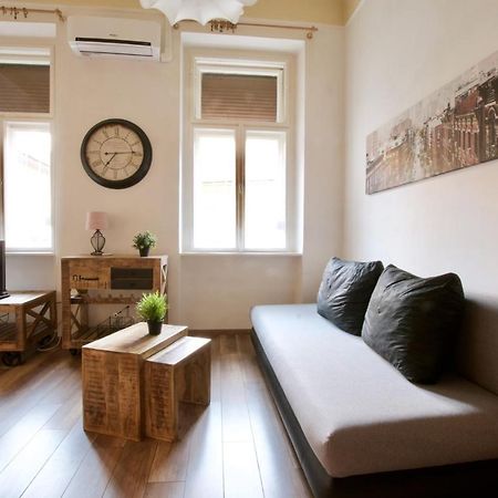 Standard Apartment By Hi5 - Nyugati Square Budapest Exterior foto